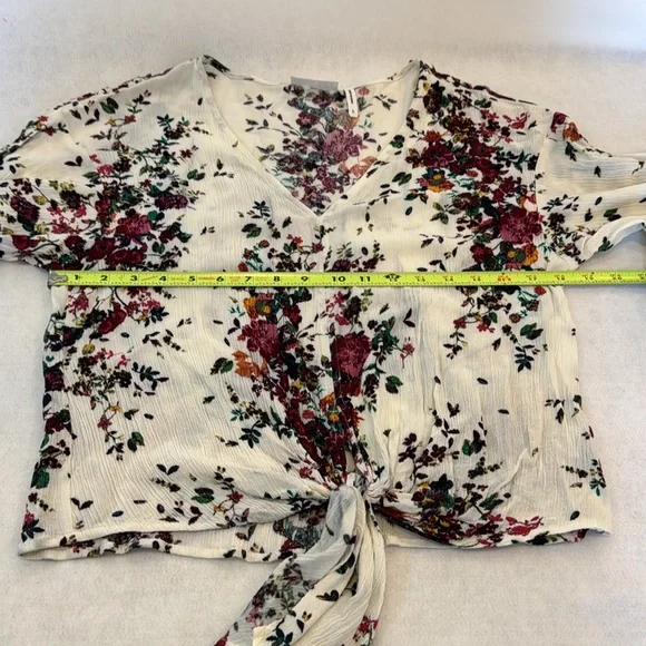 LUQ Rhee Tie Front Top Blouse V Neck Floral Off White Green Pink Women's Size S - Picture 8 of 10
